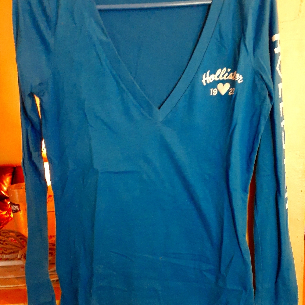 Hollister long sleeve tee sz L